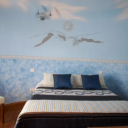 Hotel Y Estudios- 