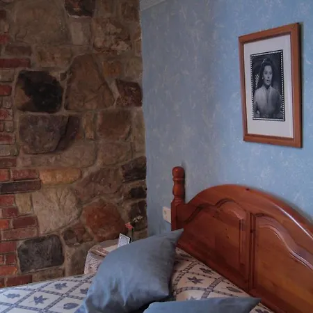 De Cantabria El Solar -cenas Típicas Y Gintonic- Bar -terraza Panorámica 4* Galizano