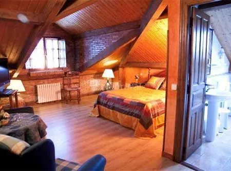 De Cantabria El Solar -cenas Típicas Y Gintonic- Bar -terraza Panorámica 4* Galizano