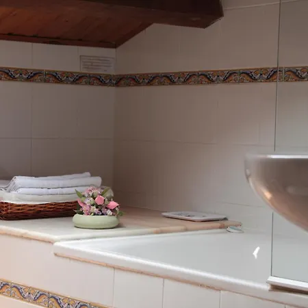 De Cantabria El Solar -cenas Típicas Y Gintonic- Bar -terraza Panorámica Hotel Galizano