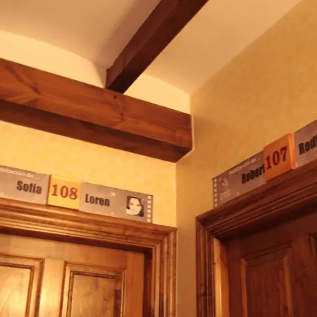 Y Estudios- 