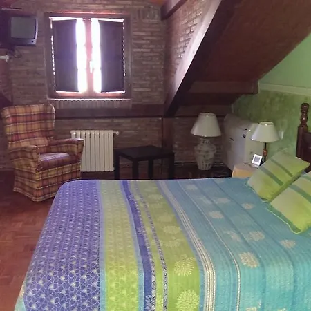 Hotel Y Estudios- 