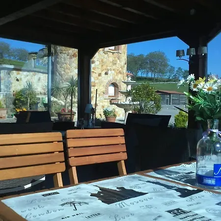 De Cantabria El Solar -cenas Típicas Y Gintonic- Bar -terraza Panorámica 4* Galizano